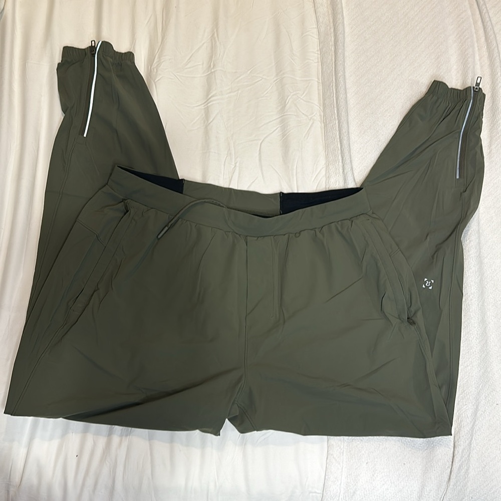 Lululemon Surge Joggers XL Fatigue Green